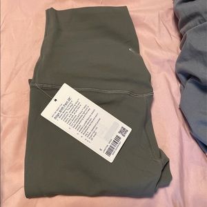 lululemon NWT Shr Align Pant 28” Size 6 Grey Sage